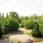 Apartment Sunny Garden *